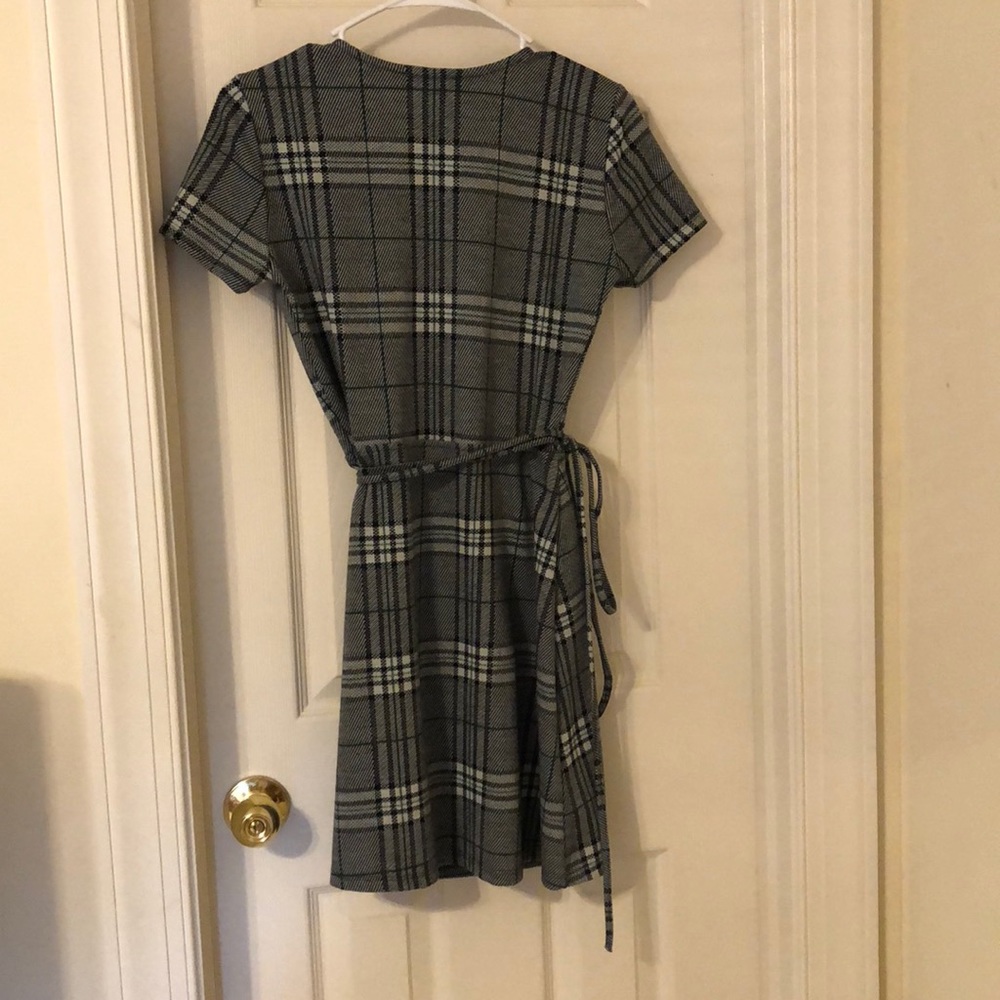 Zara plaid wrap dress - Picture 2 of 8